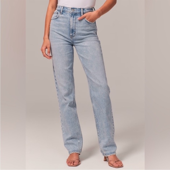 Abercrombie & Fitch Denim - Abercrombie & Fitch Curve Love Ultra High
Rise The 90s Straight Jean NWT Sz 35